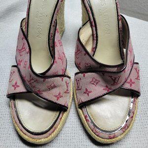 Louis Vuitton Pink  monogram women's sandles size 6 america
